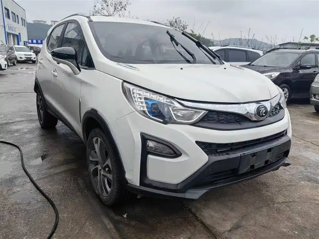 BYD Yuan 2016 1.5L Manual Luxury фото 3