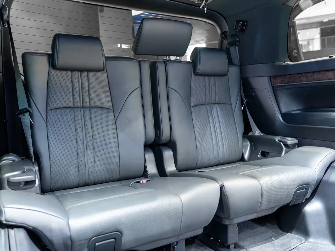 Toyota Alphard 2021 Hybrid 2.5L Ultimate фото 11