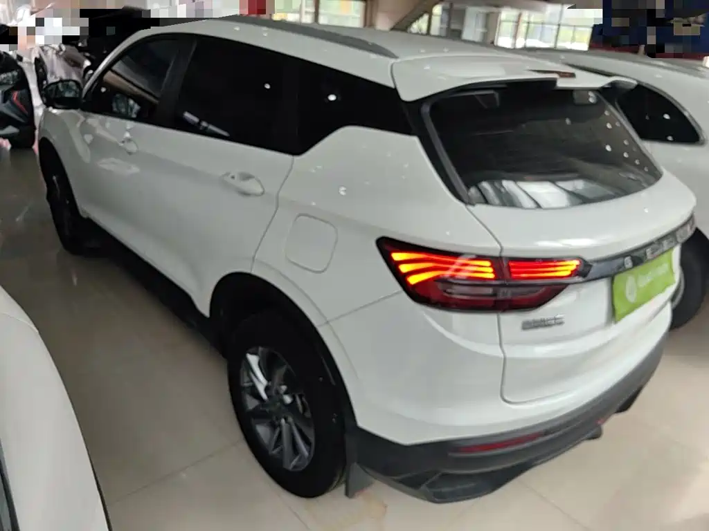 Фото 5 - Geely Coolray