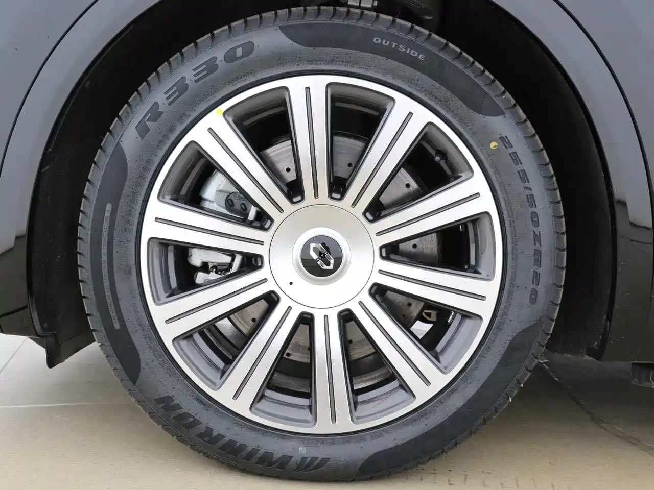 AITO Wenjie AITO M8 2025 Model Extended Range Max+ Edition 53.4kWh 6-Seater фото 14