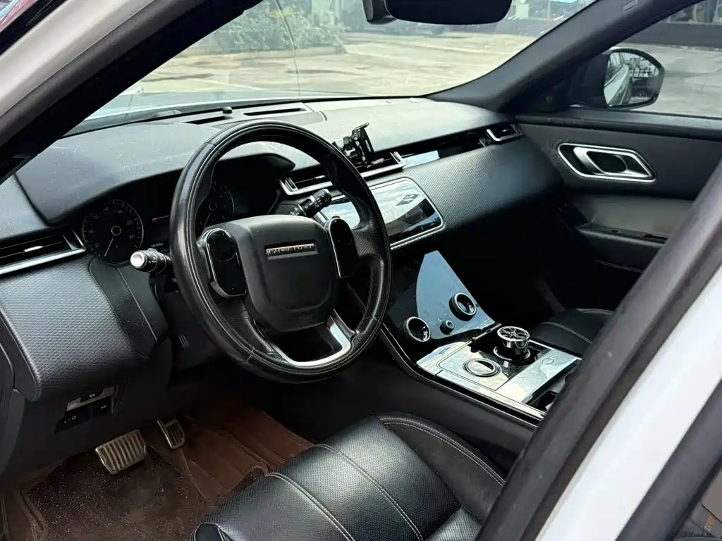 Фото 3 - Land Rover Range Rover Velar
