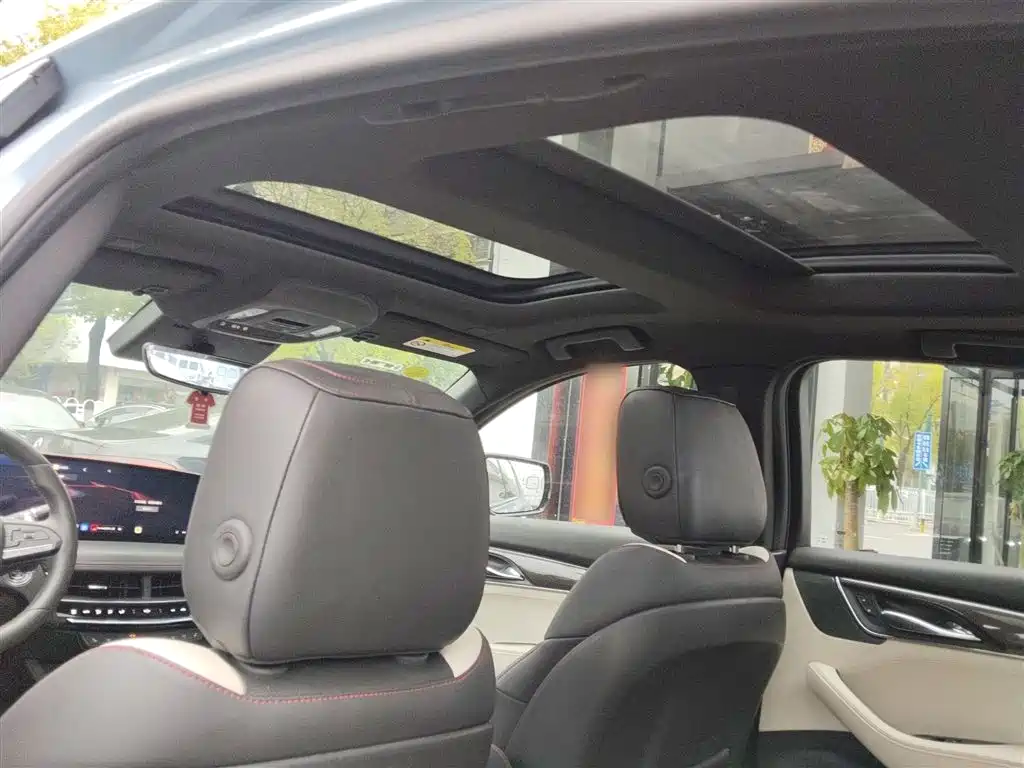 Cadillac CT5 2025 Model 28T Track Performance Edition фото 14