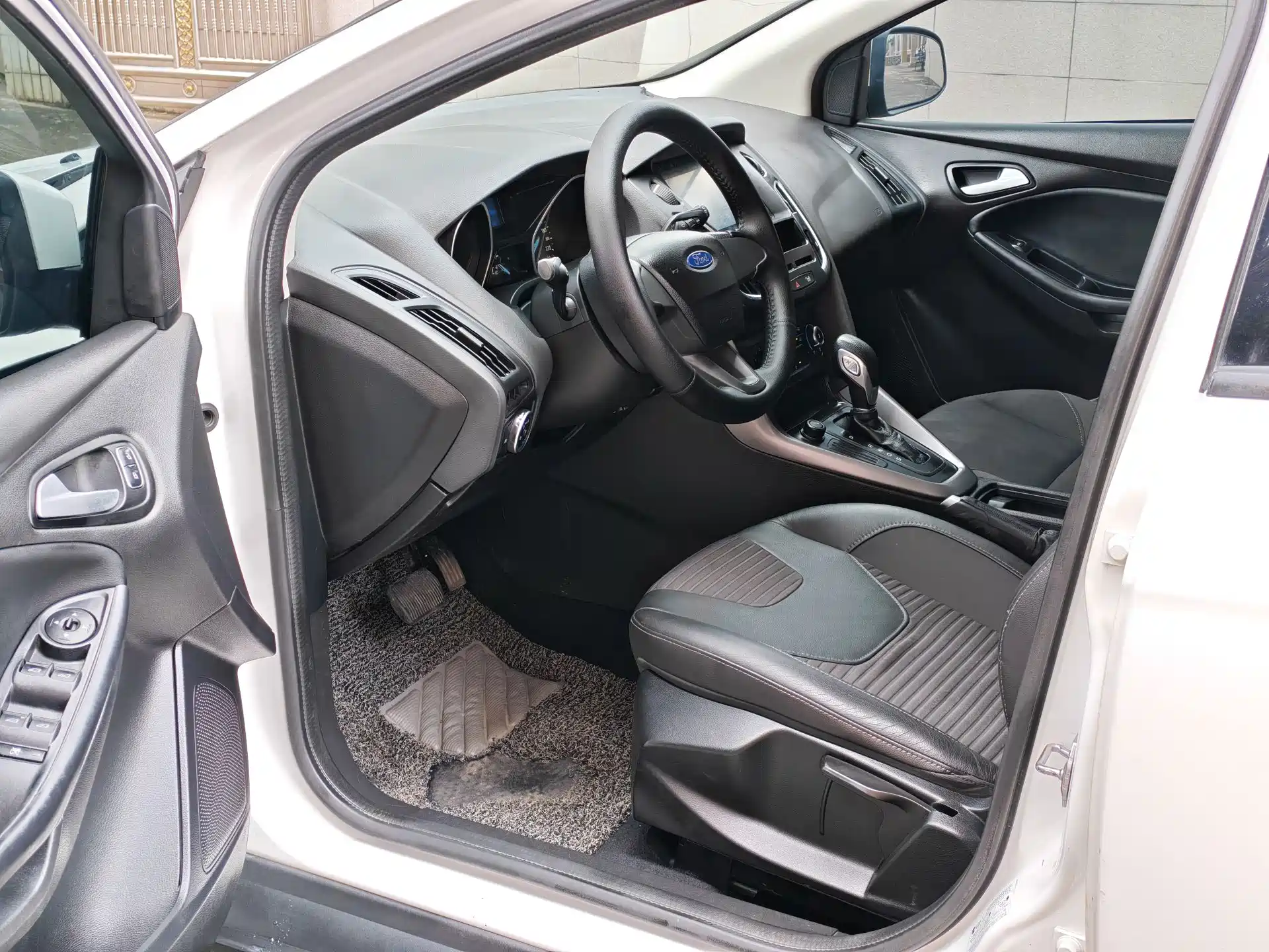 Фото 4 - Ford Focus