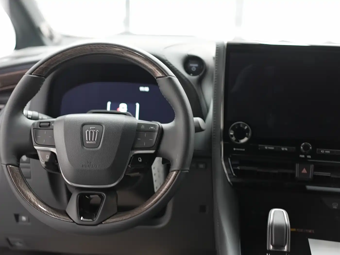 Toyota Vellfire 2024 Crown Hybrid 2.5L Premium Edition фото 8