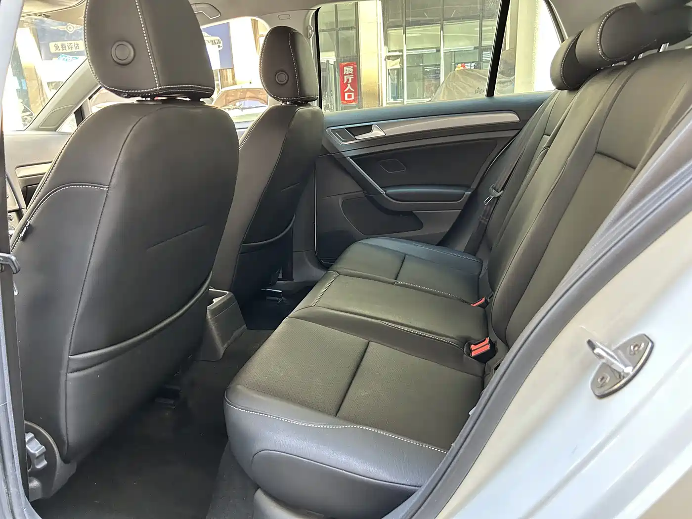 Volkswagen Golf 2016 1.6L Automatic Fashion фото 5