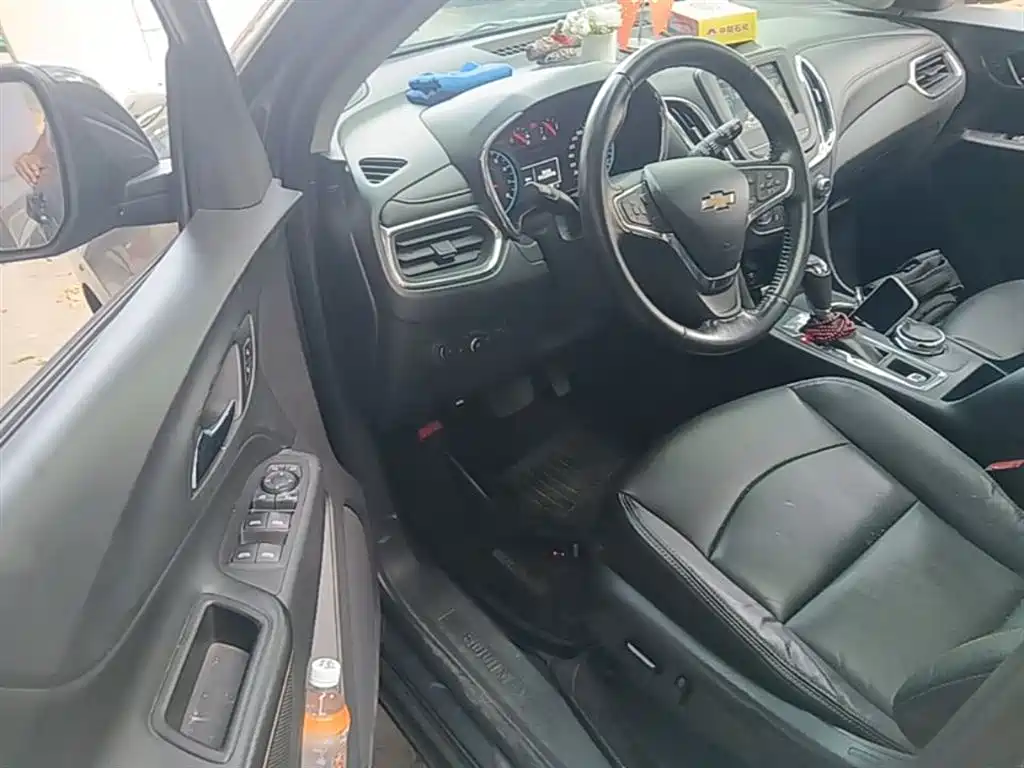Chevrolet Equinox 2018 535T Automatic Galloping Edition фото 16
