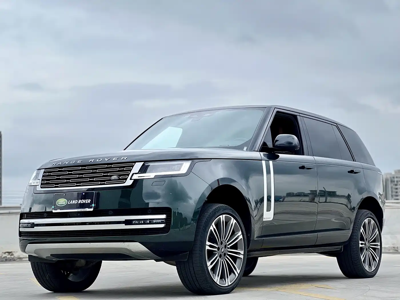 Land Rover Range Rover 2023 3.0 L6 400PS Exemplary Long Wheelbase