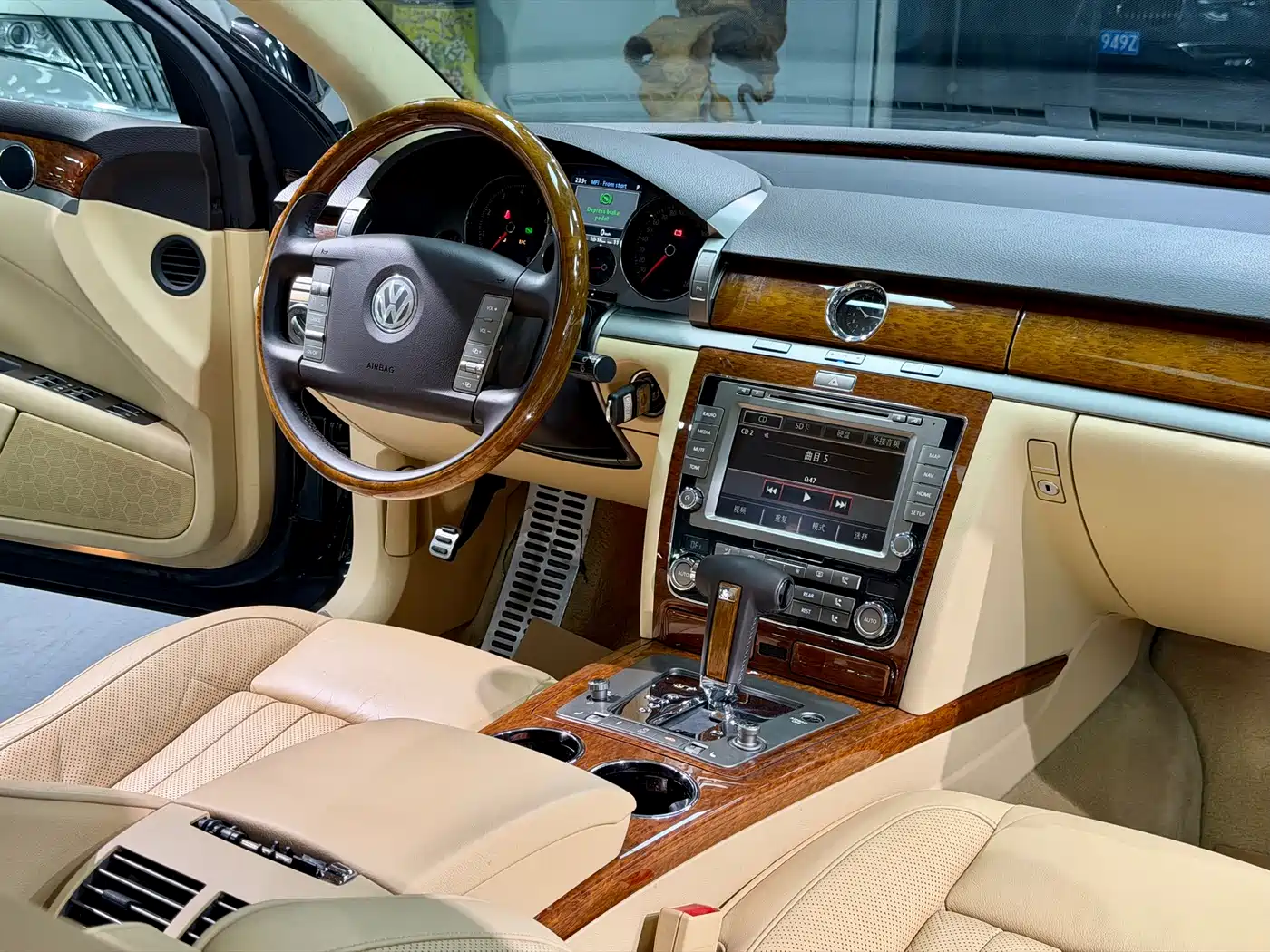 Volkswagen Phaeton 2009 Model 3.6L V6 5-seat Extended Comfort фото 12