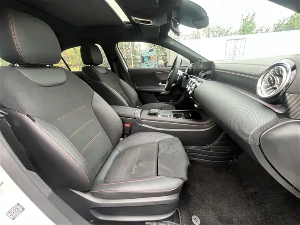 Mercedes-Benz A-Class 2024 A 200 L Fashion Edition фото 5