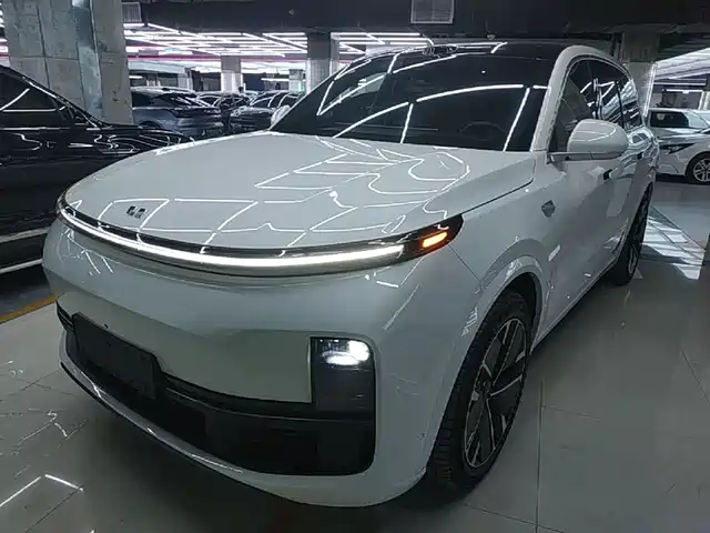 Li Auto Li L8 2025
