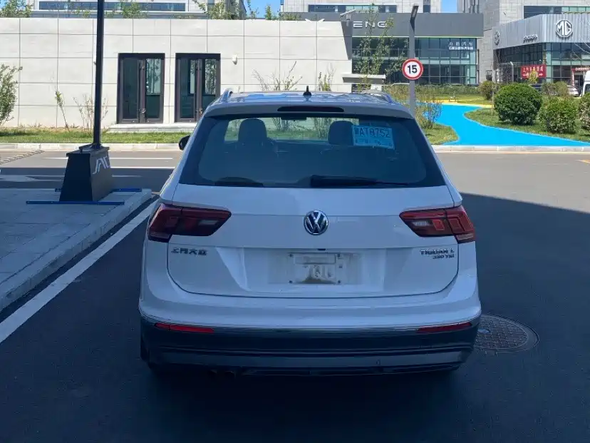 Volkswagen Tiguan L 2019 330TSI Automatic 2WD Panorama Comfort Edition China VI фото 4