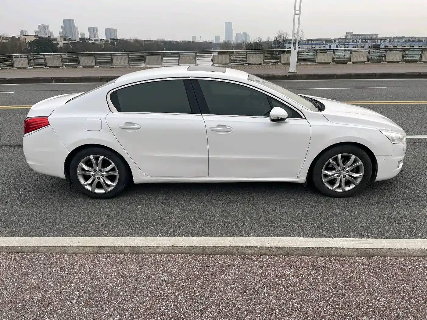 Peugeot 508 2013 2.3L Roland Garros Edition фото 2