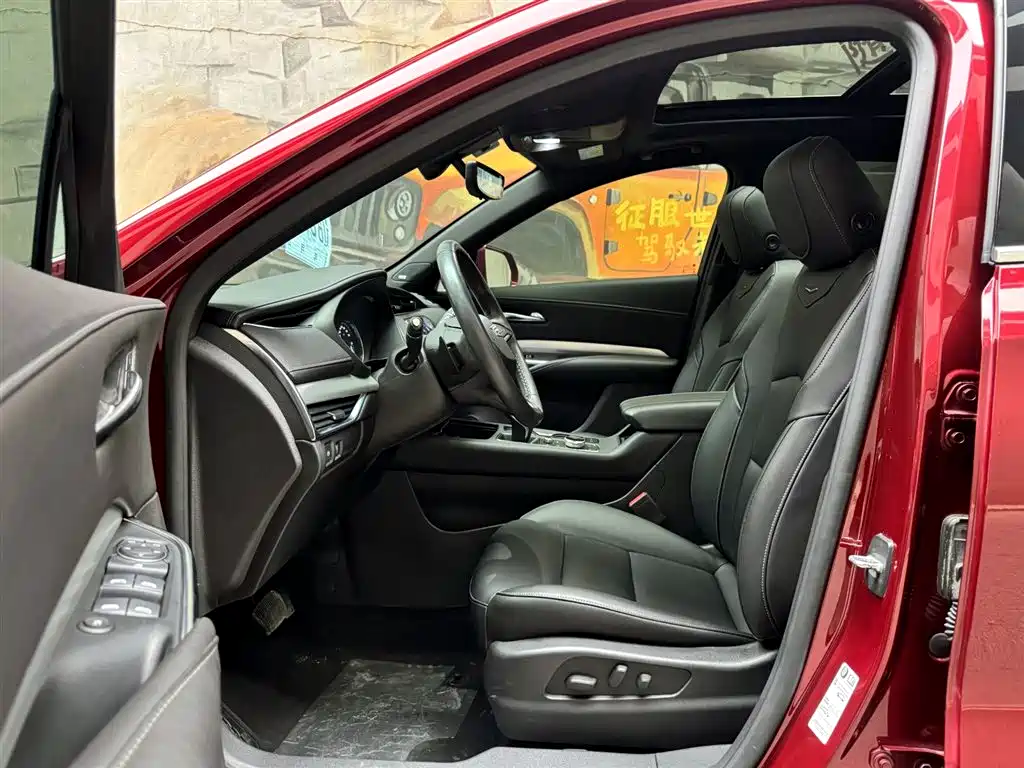 Cadillac XT4 2018 28T FWD Leading Edition фото 9