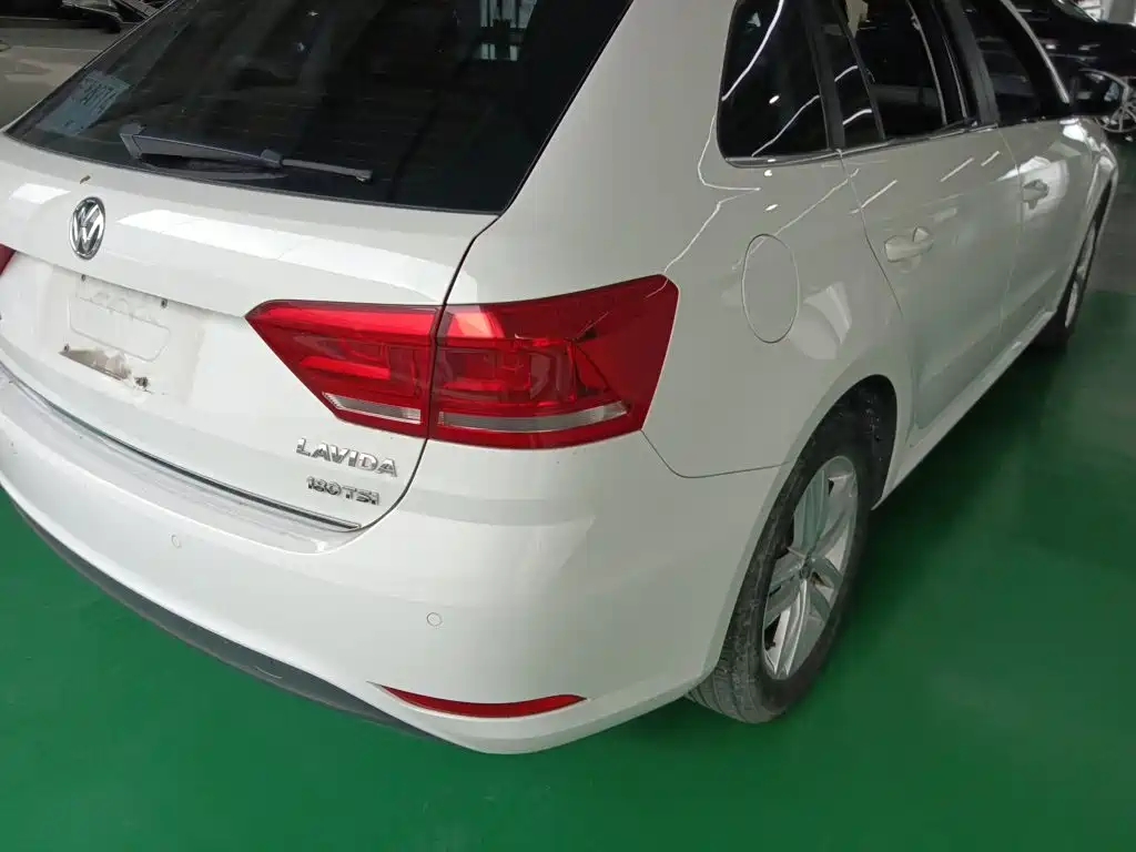 Volkswagen Lavida Tour 2018 2017 180TSI DSG Comfort Edition