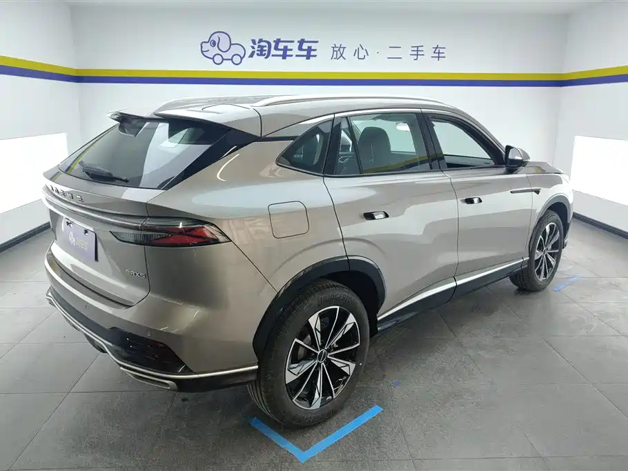 ROEWE RX5 NEW ENERGY