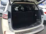 Фото 19 - Ford Edge