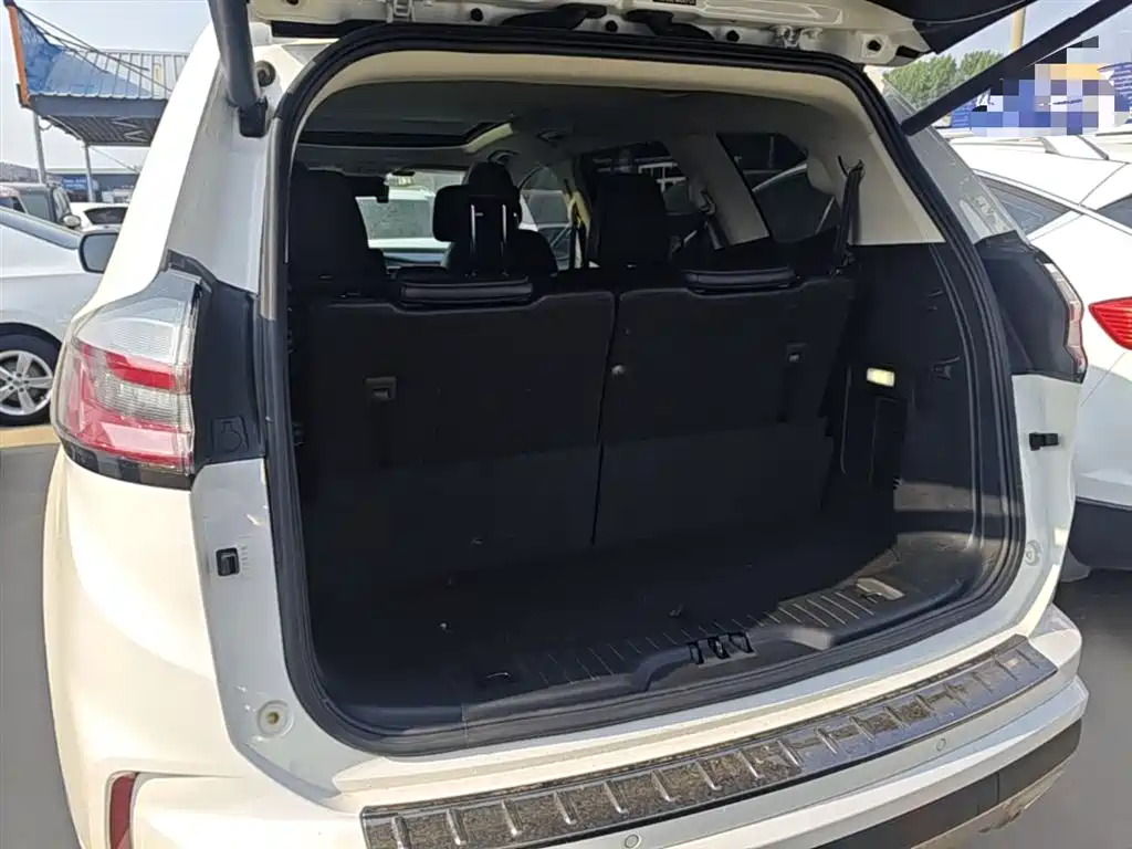 Фото 19 - Ford Edge
