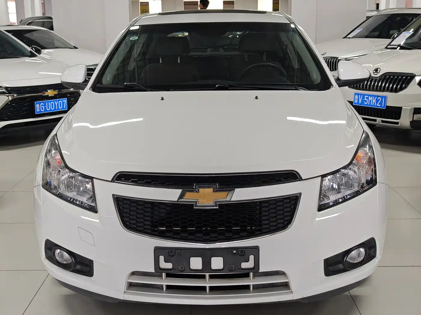 Chevrolet Cruze 2013 Hatchback 1.6L Manual Luxury фото 2