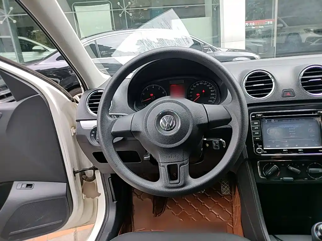 Photo 11 - Volkswagen Jetta