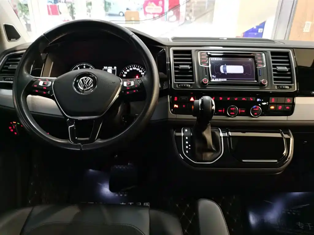 Volkswagen Multivan 2017 2.0TSI AWD Premium Edition 7-Seater фото 12