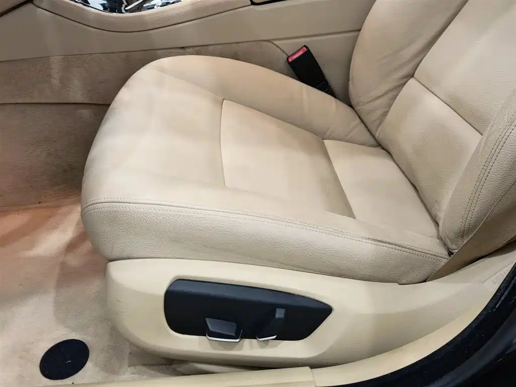 BMW 5 Series 2014 525Li Leading фото 20