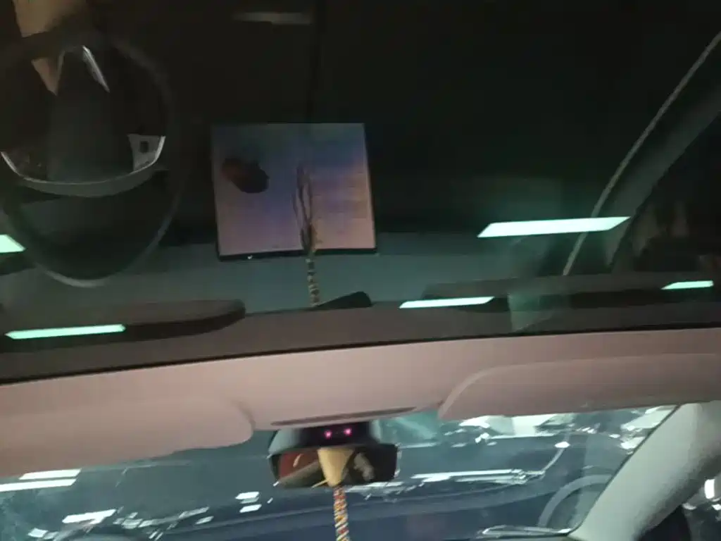 Photo 18 - Tesla Model 3