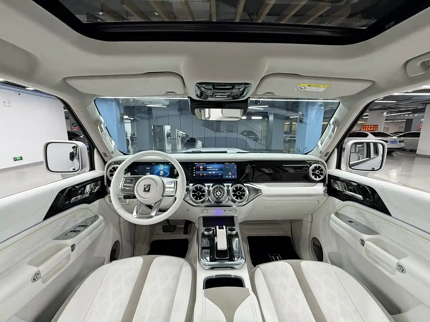 TANK CO CREATION TANK 300