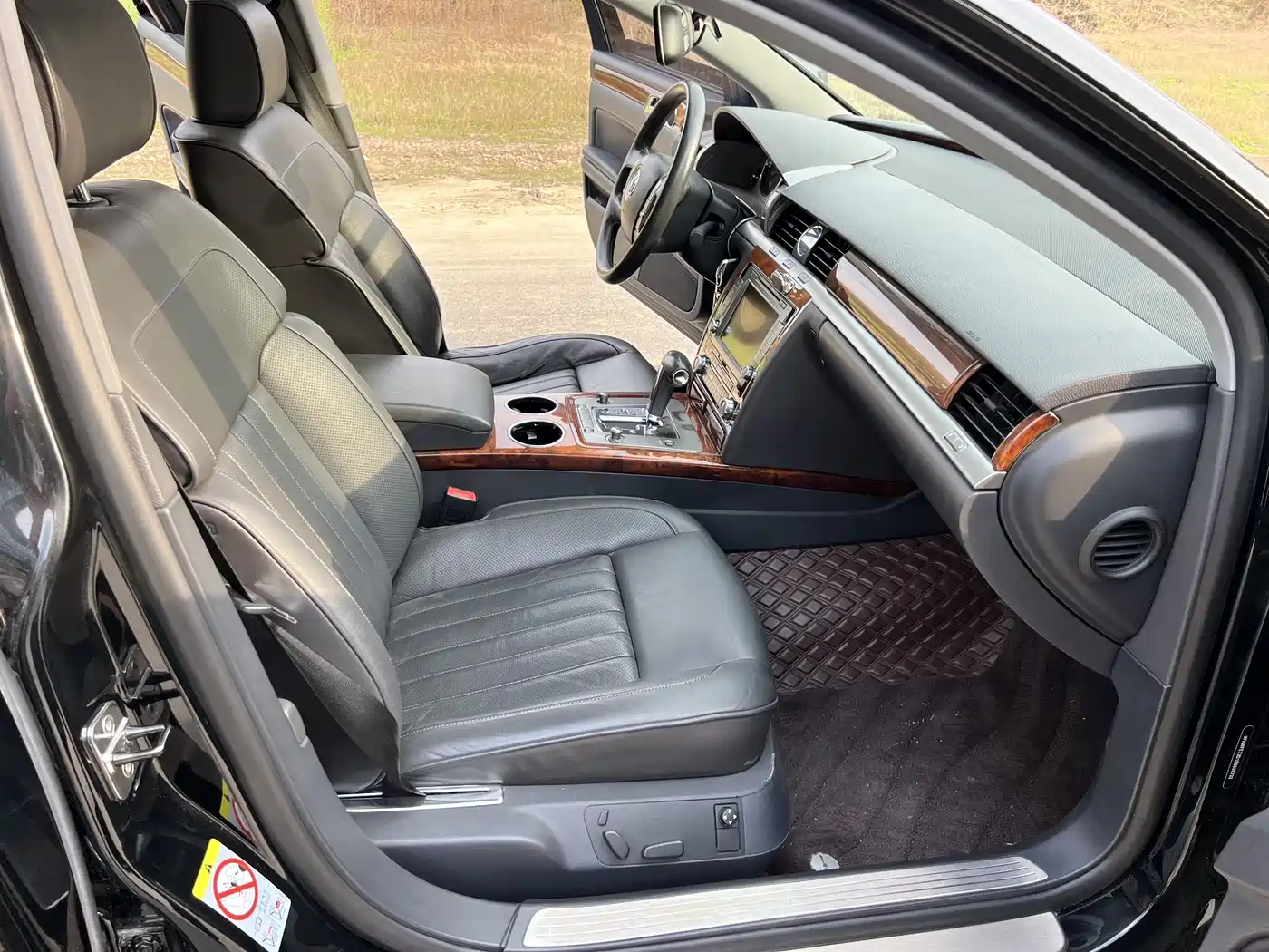 Volkswagen Phaeton 2012 3.0L Business фото 16