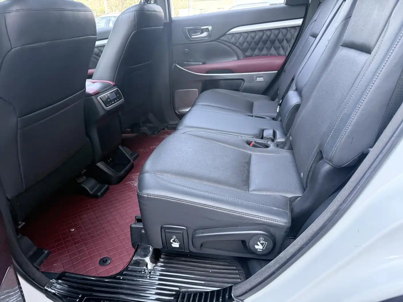 Toyota Highlander 2018 2.0T 4WD Luxury 7-seater (China V) фото 15