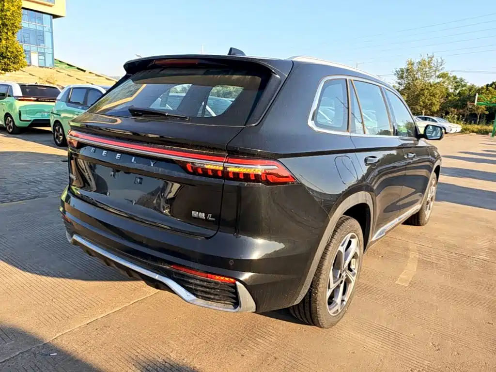 Фото 7 - Geely Monjaro