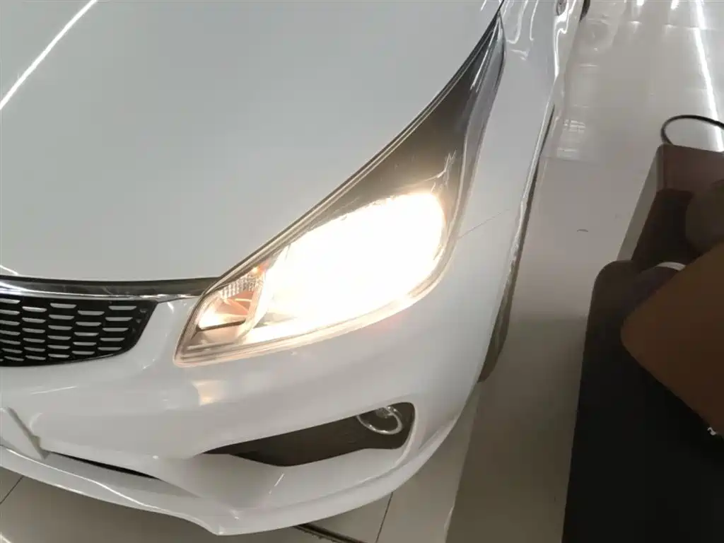 KIA K2