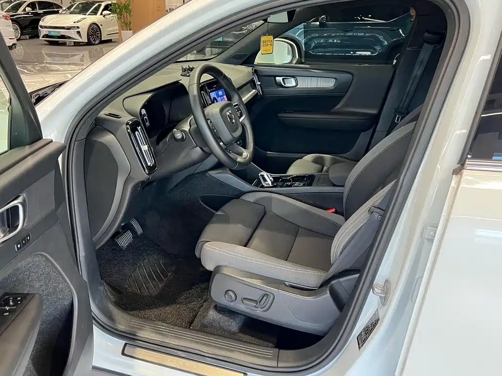 Volvo XC40 2024 2024 B3 Smart Elite Luxury Edition