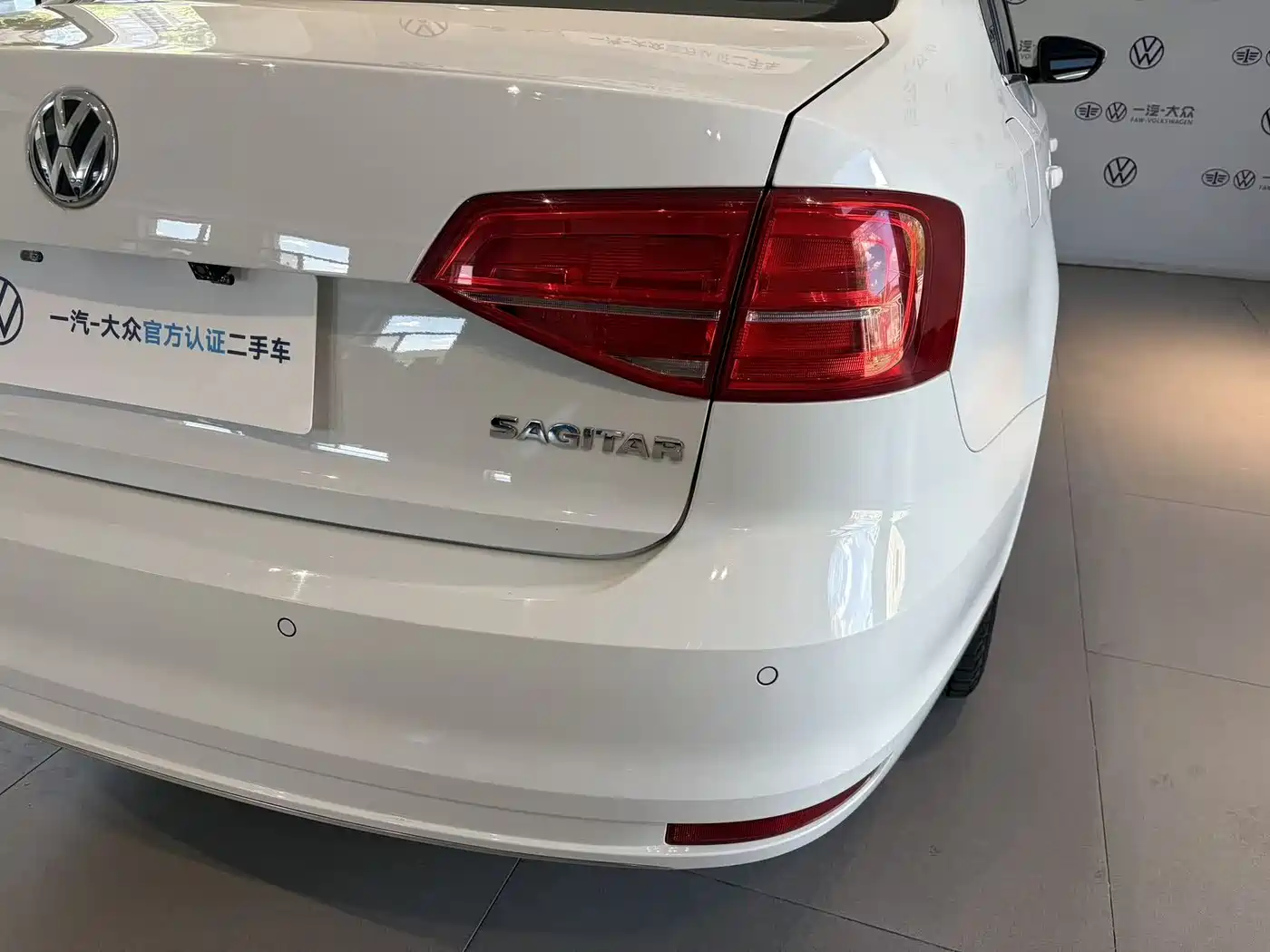Volkswagen Sagitar 2018 1.6L Automatic Comfort фото 13