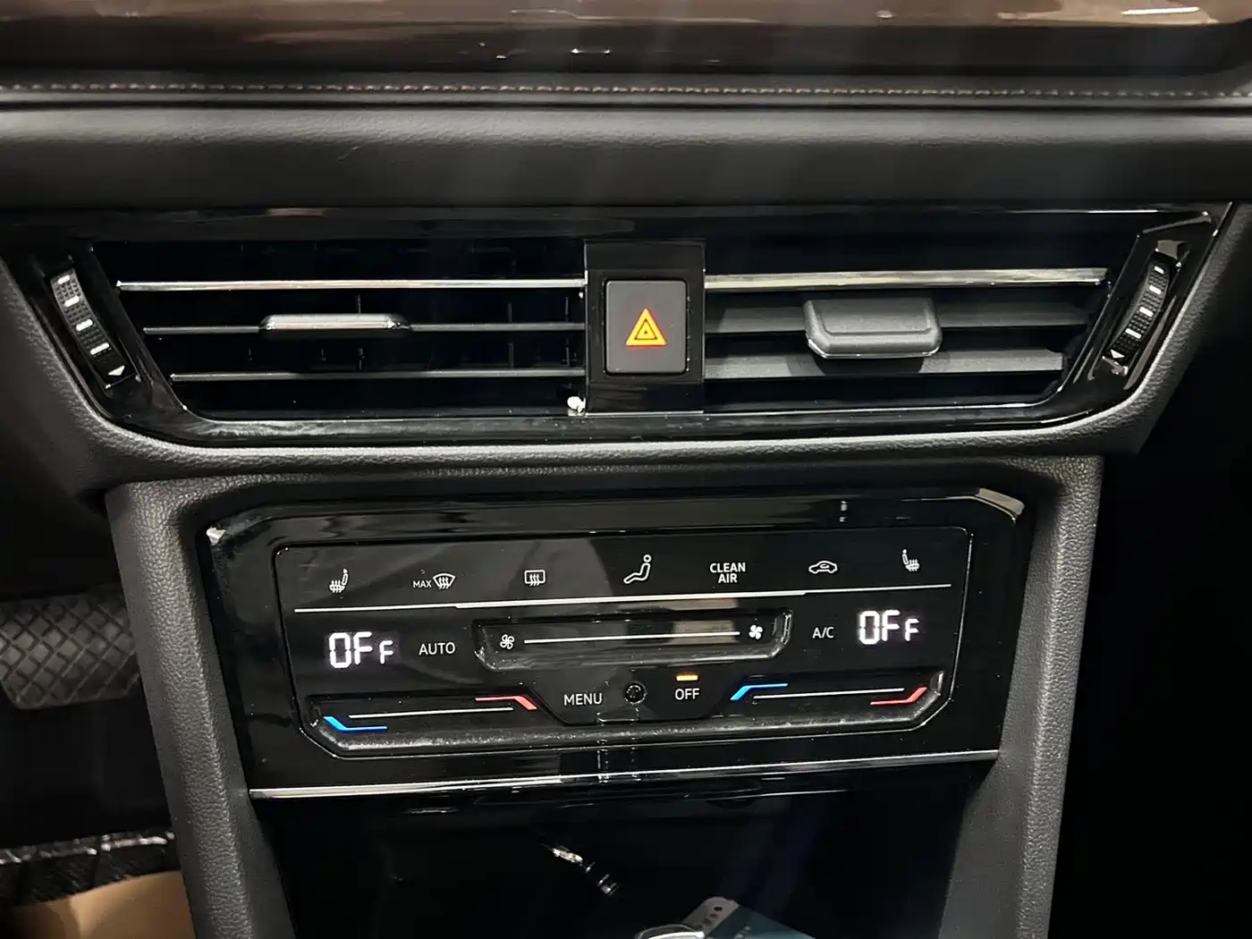 Volkswagen Tharu 2022 280TSI FWD Luxury Edition фото 13