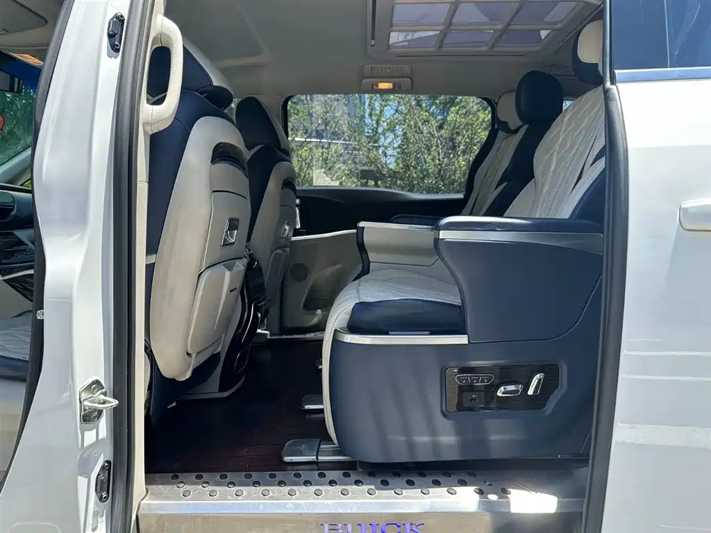 Buick GL8 2021 Land Business Class 652T Comfort фото 10