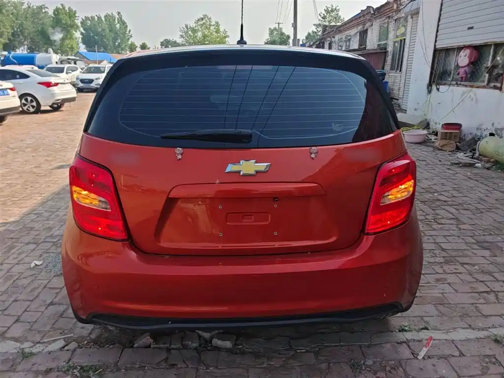 Chevrolet Aveo 2014 Hatchback 1.4SL MT Comfort Edition фото 6