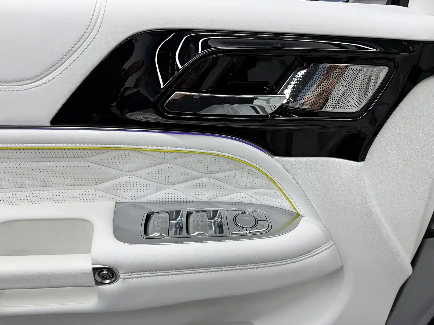 TANK CO CREATION TANK 300