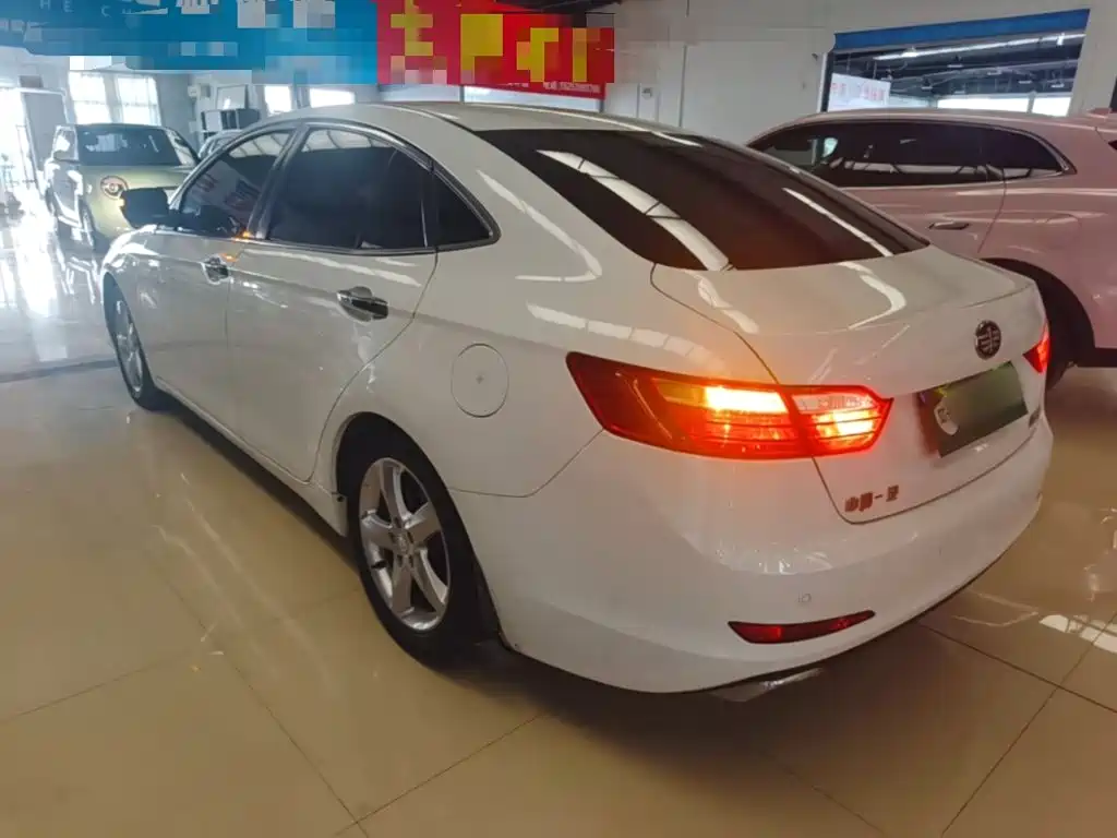 صورة 5 - Besturn B70