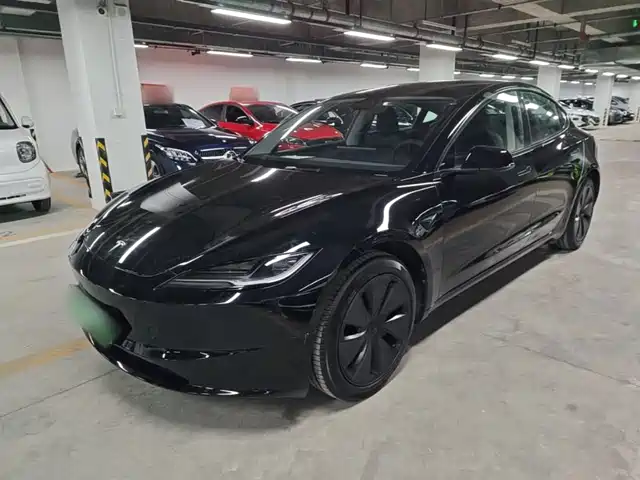 Tesla Model 3 2024