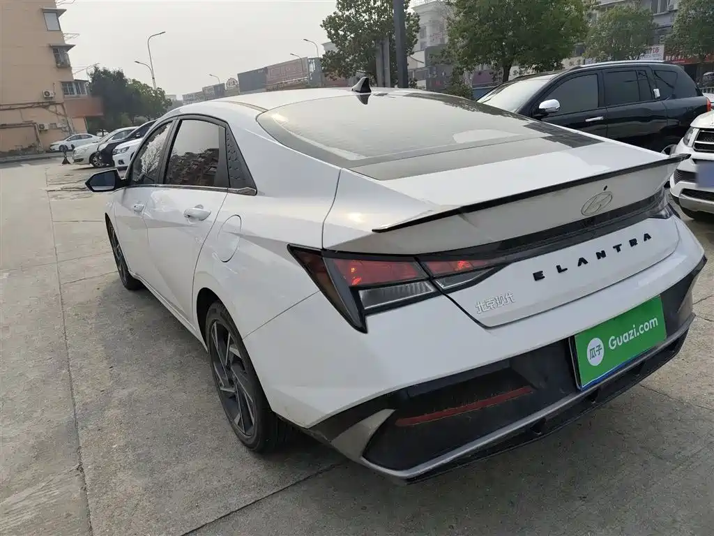 Hyundai Elantra 2023 1.5L CVT GLX Elite Edition фото 23