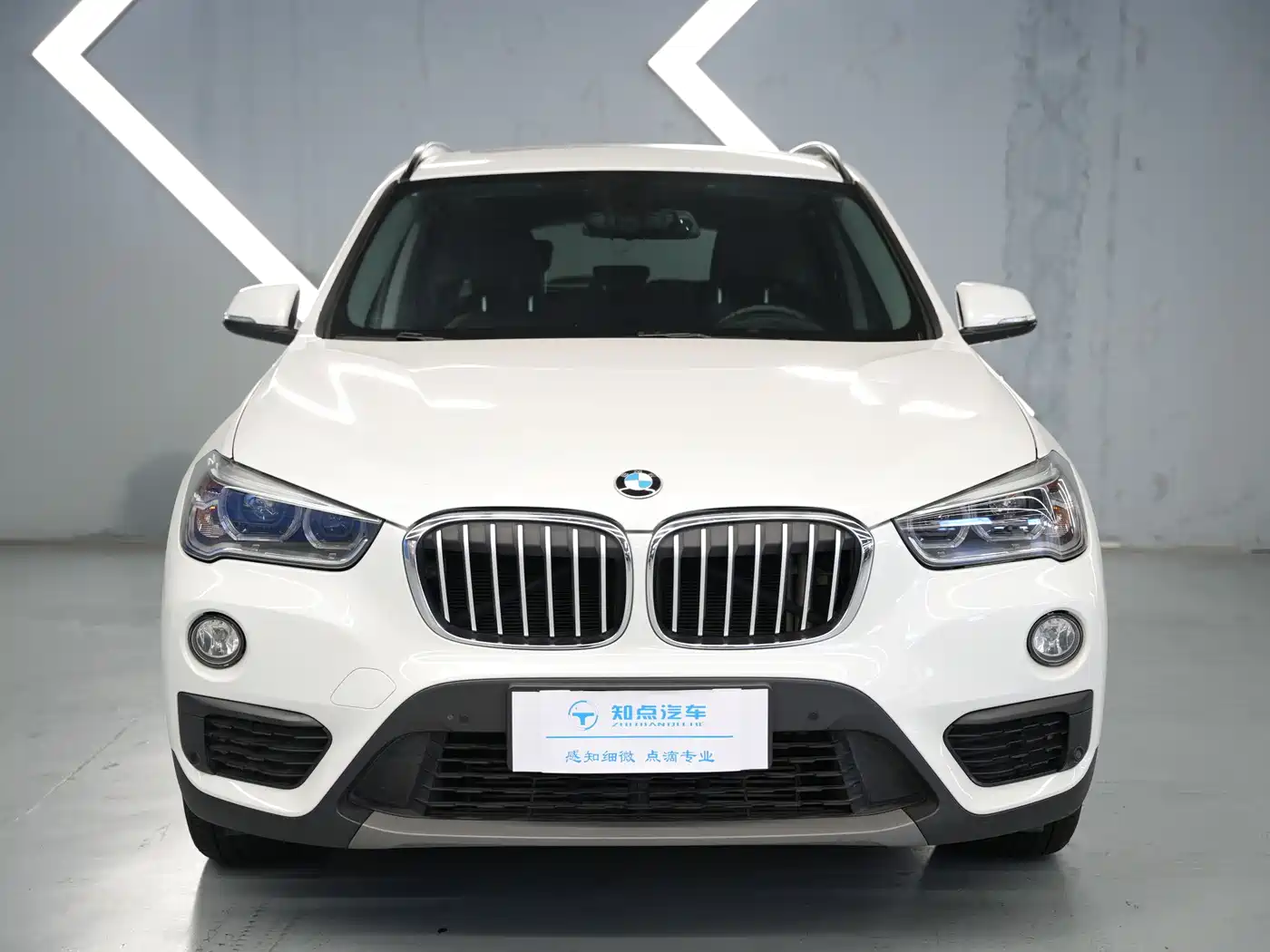 BMW X1 2016 sDrive18Li Premium Model фото 2
