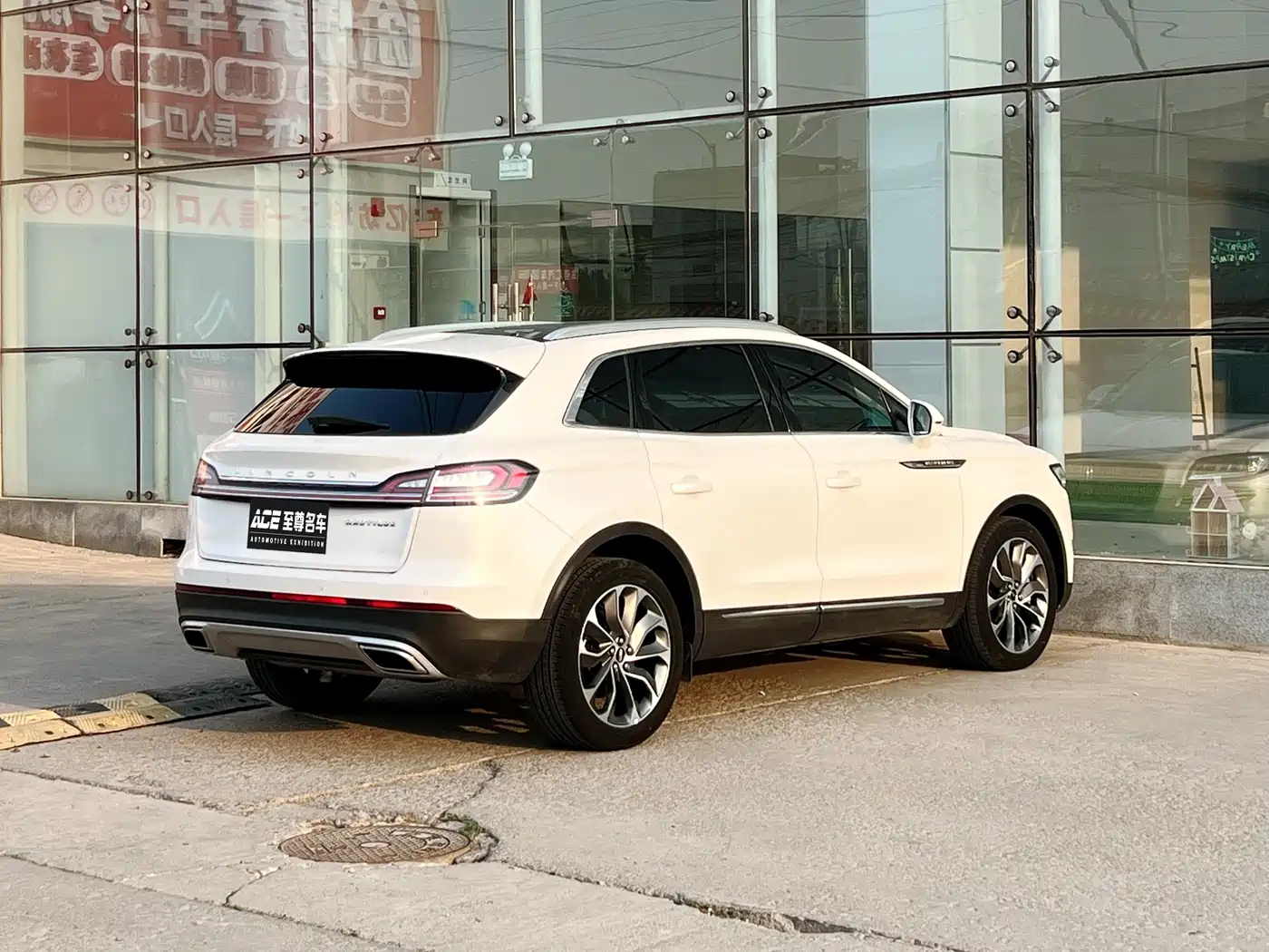LINCOLN NAVIGATOR