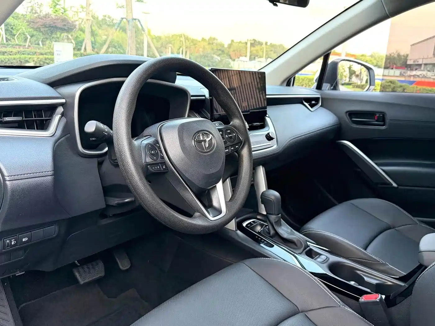 Toyota Frontlander 2024 2.0L CVT Leading Plus Edition фото 7