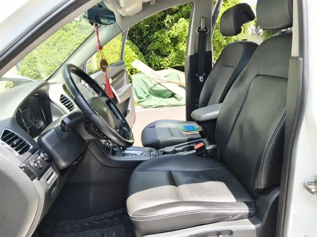 Chevrolet Captiva 2015 2.4L AWD Flagship 7-Seater фото 8