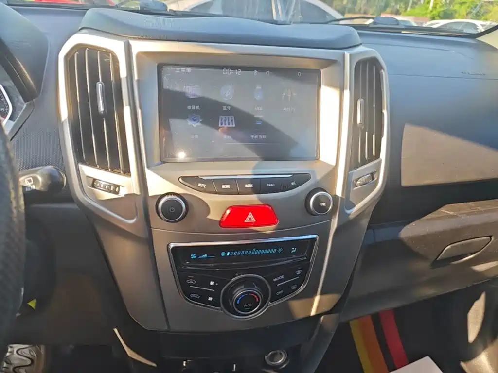 Photo 13 - Haval H1