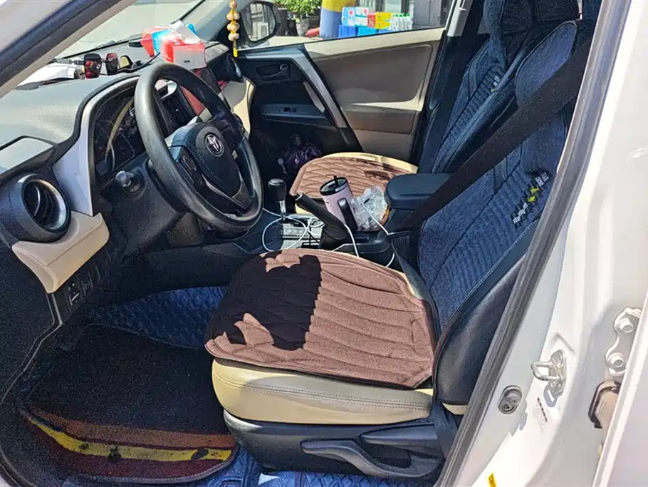 Toyota RAV4 Rongfang 2013 2.0L CVT 2WD Urban фото 9