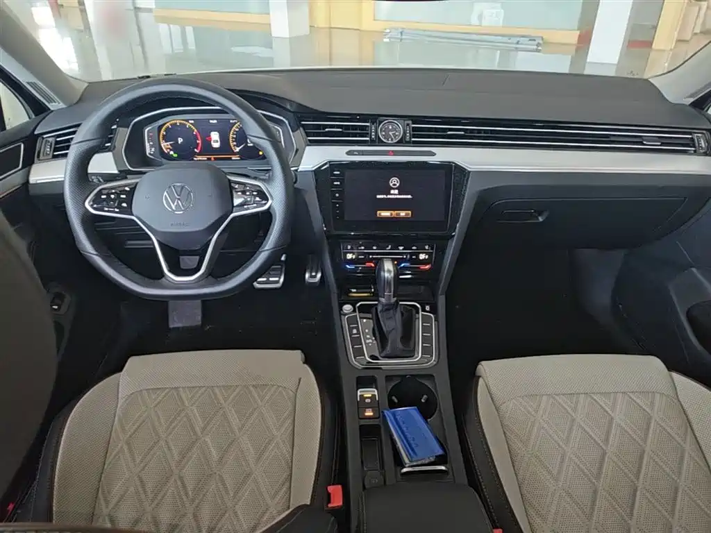 Volkswagen Magotan 2023 Model 2 Million Commemorative Edition 330TSI DSG Luxury фото 10