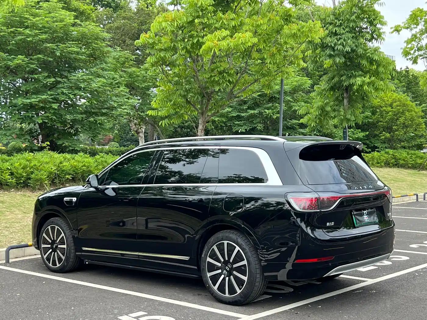 AITO Wenjie AITO M9 2025 Extended Range Ultra 52kWh 6-Seater фото 14