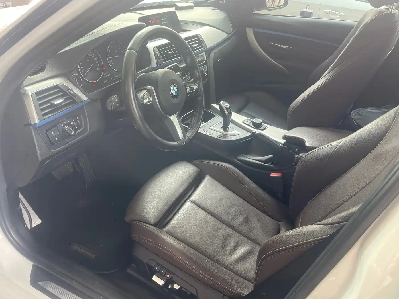 BMW 3 Series 2019 320i M Sport Package фото 8