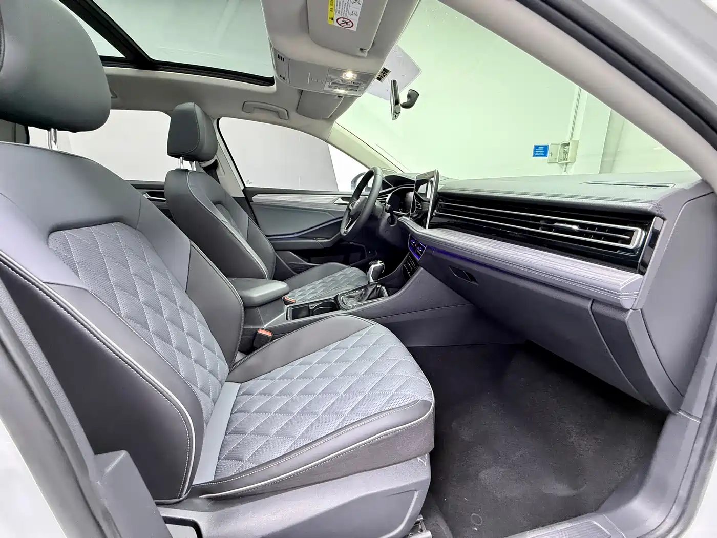 Volkswagen Sagitar 2023 Model Year 280TSI DSG Surpass Edition фото 10